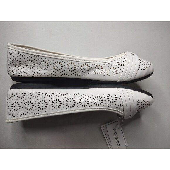 Harborsides Giovana White Metal O-ring Floral Perforated Flats Size 8 Wide NWT - Picture 7 of 16